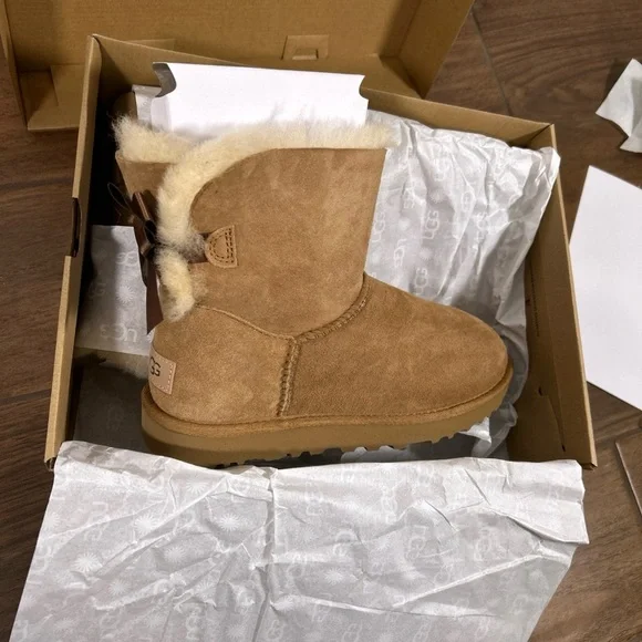 NWT! Ugg Boots‎ Mini Bailey Bow II Chestnut size 7 - Picture 4 of 14